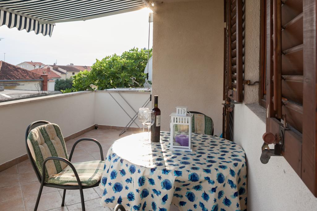 Apartamento Kornelija 2 Podgora Habitación foto