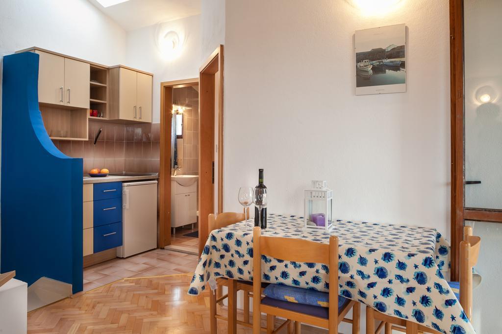 Apartamento Kornelija 2 Podgora Habitación foto