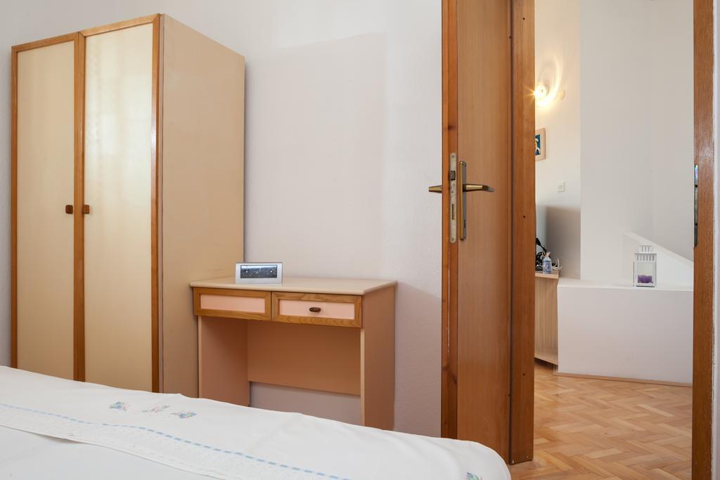 Apartamento Kornelija 2 Podgora Habitación foto