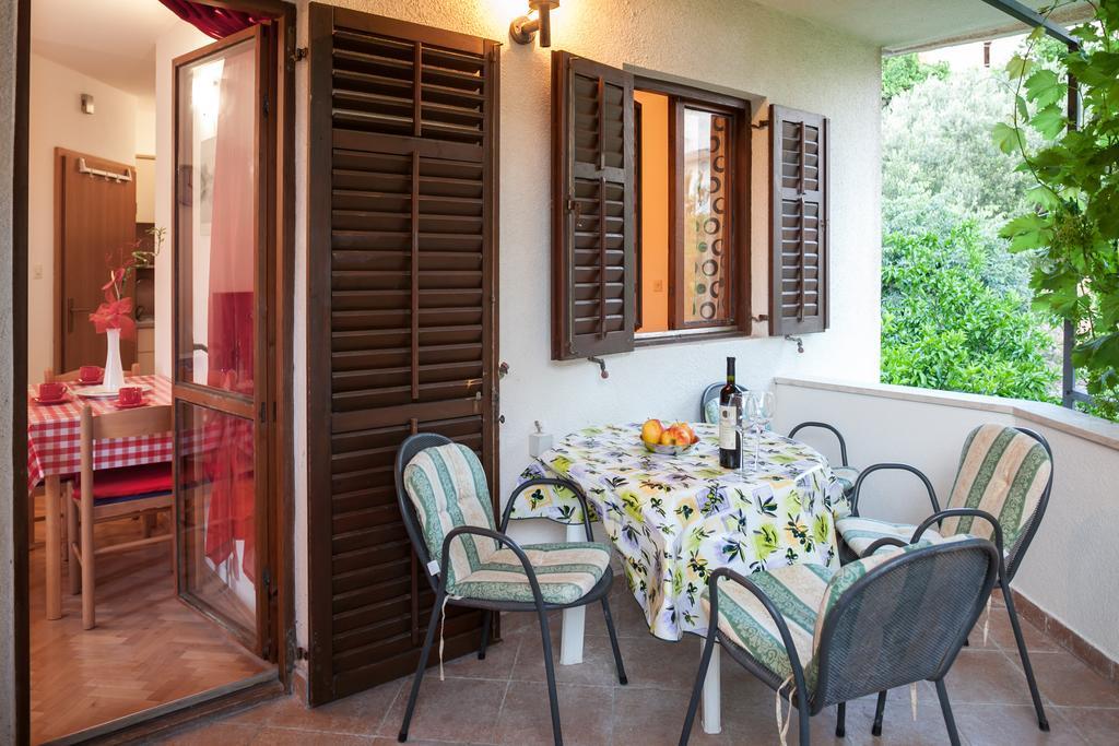 Apartamento Kornelija 2 Podgora Habitación foto