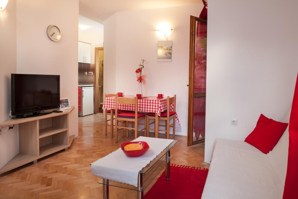 Apartamento Kornelija 2 Podgora Habitación foto