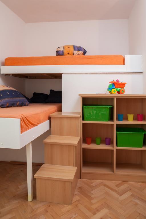 Apartamento Kornelija 2 Podgora Habitación foto