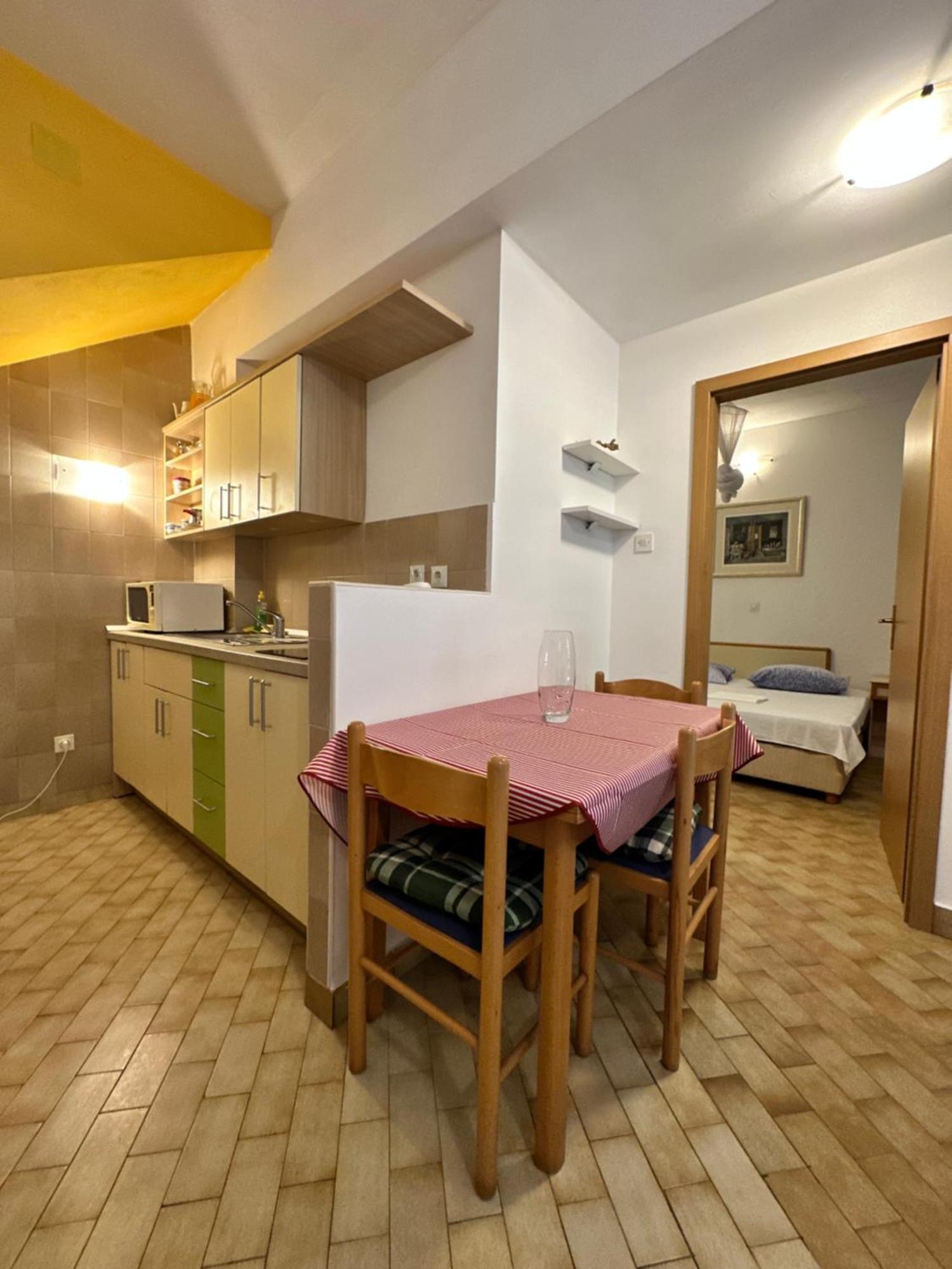 Apartamento Kornelija 2 Podgora Exterior foto